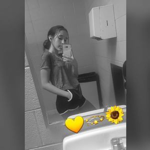 Meet your Posher, Taya